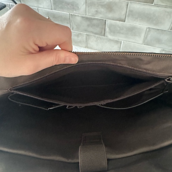 Cluci Cream and Brown Leather Tote - Picture 5 of 7